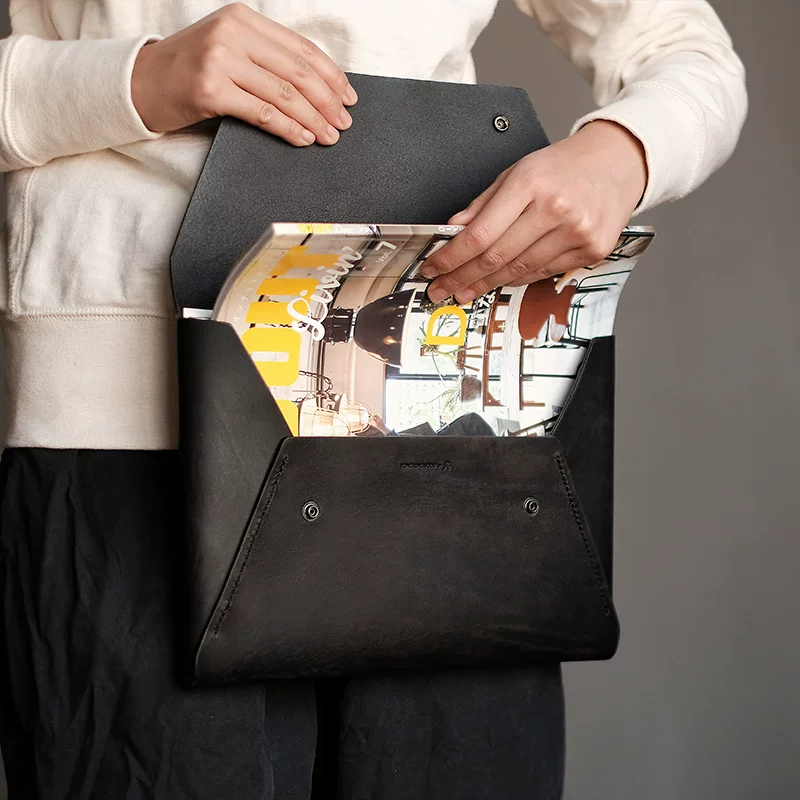 Design casual clutch bag