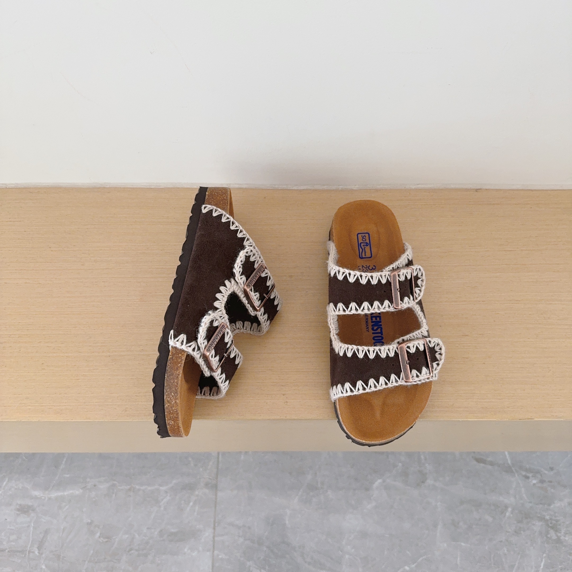 UGG Footwear Style 075