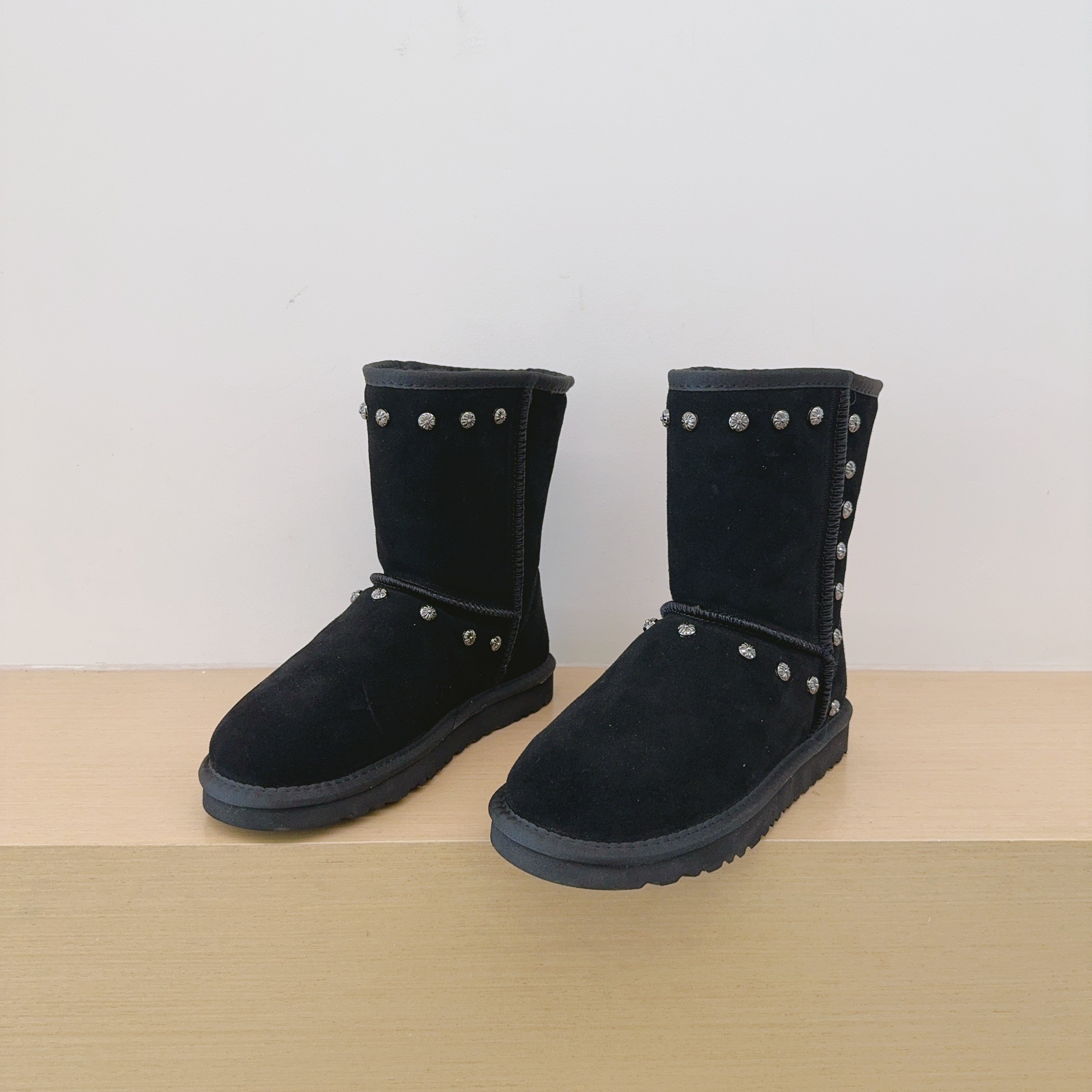 UGG Kids 5825 Mid-Calf Boots Cross Motif