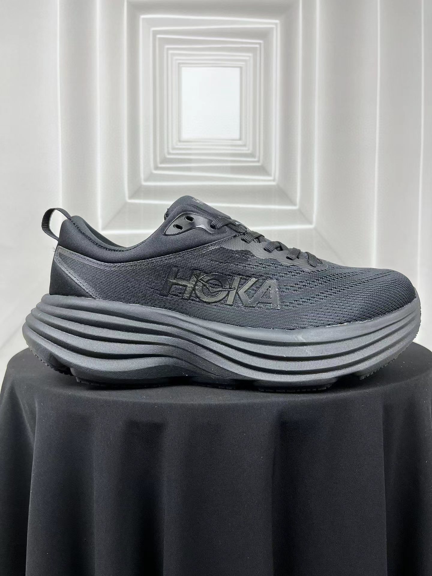 HOKA Bondi 8