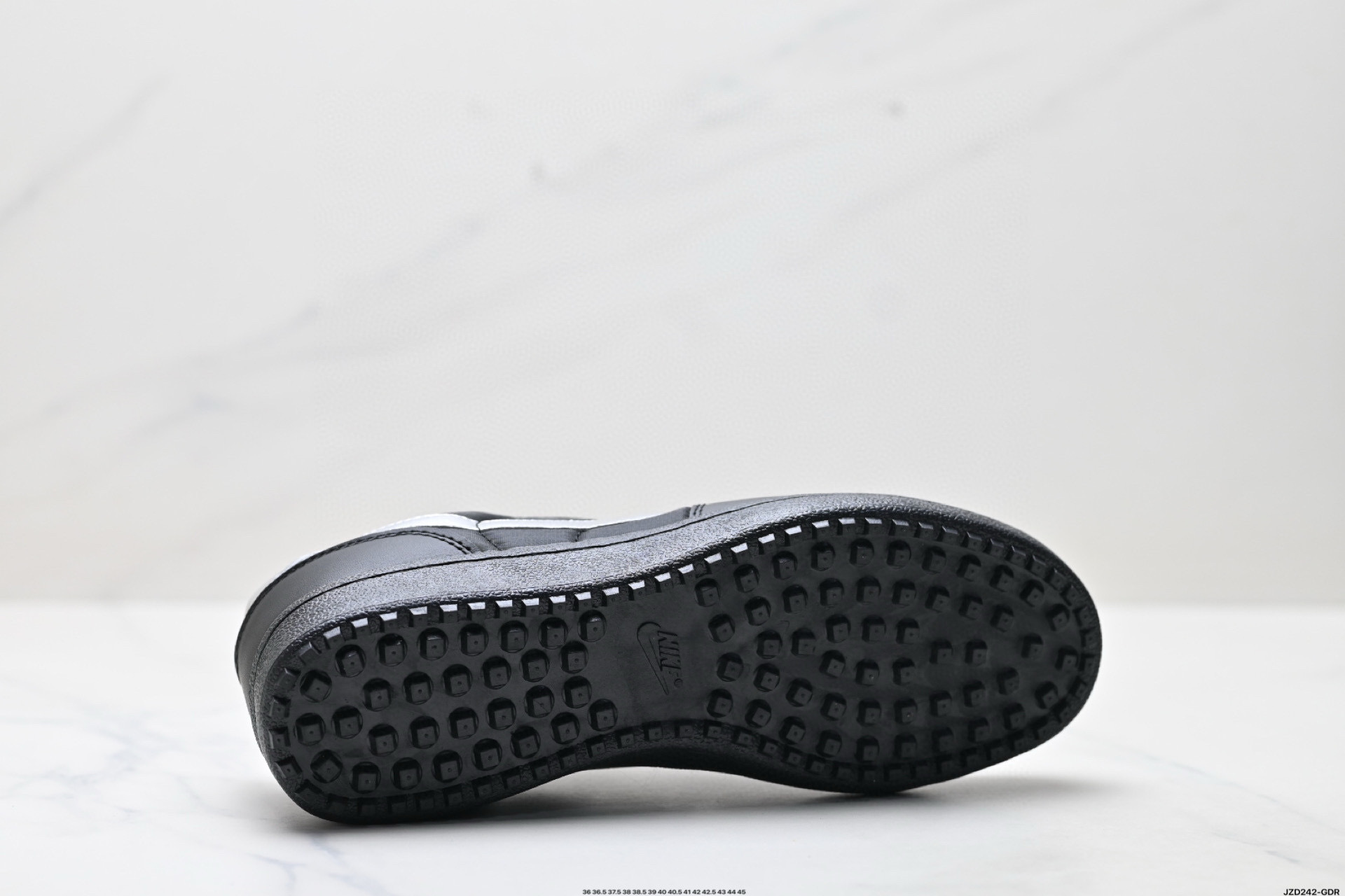Nike Field General 82