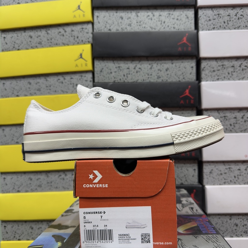 Converse 1970s White Low Top Red Trim