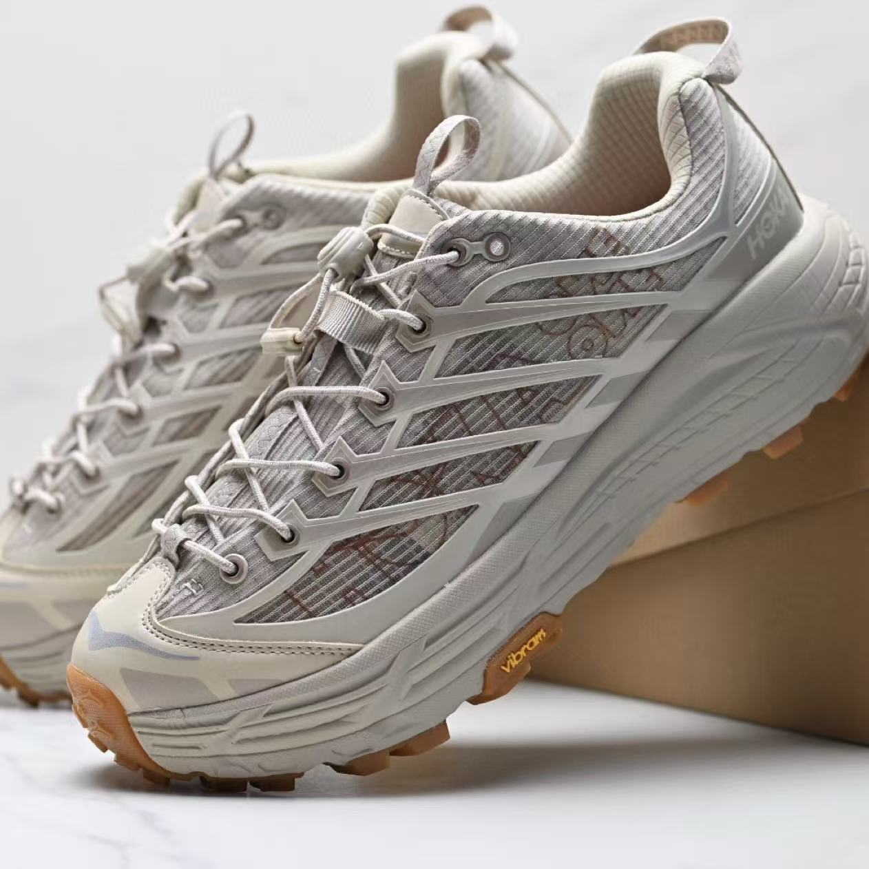 HOKA Mafate Three 2