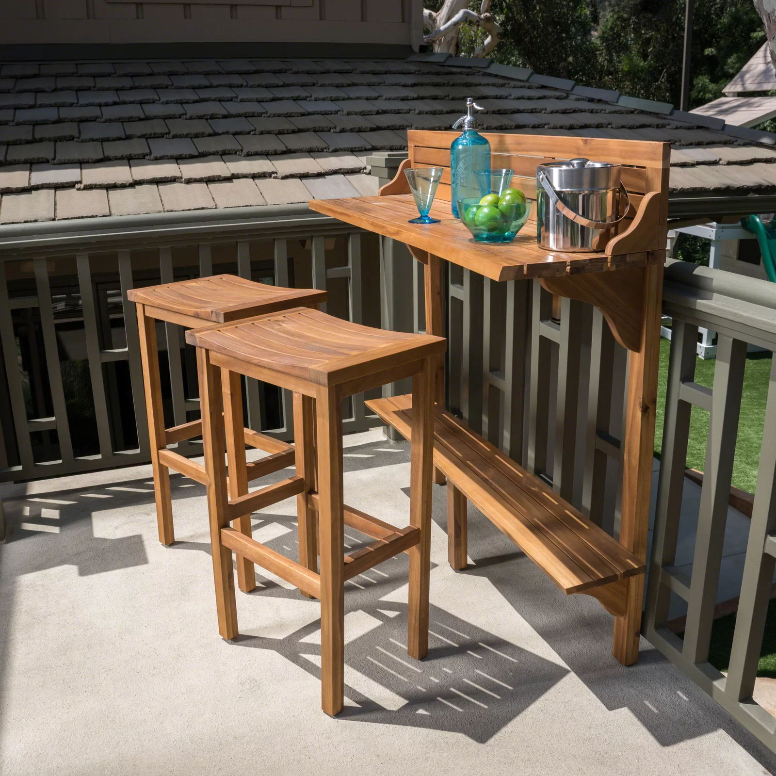Bushnell Bar Set with Solid Wood Outer Material