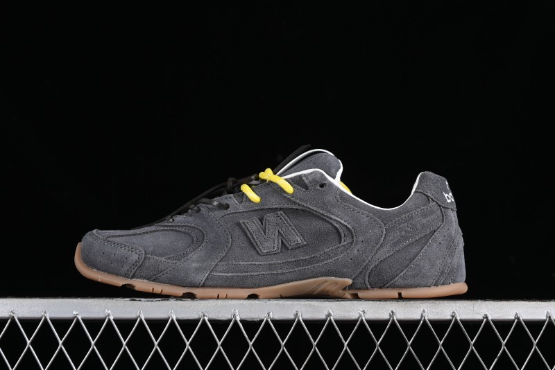 MiuMiu x New Balance 530
