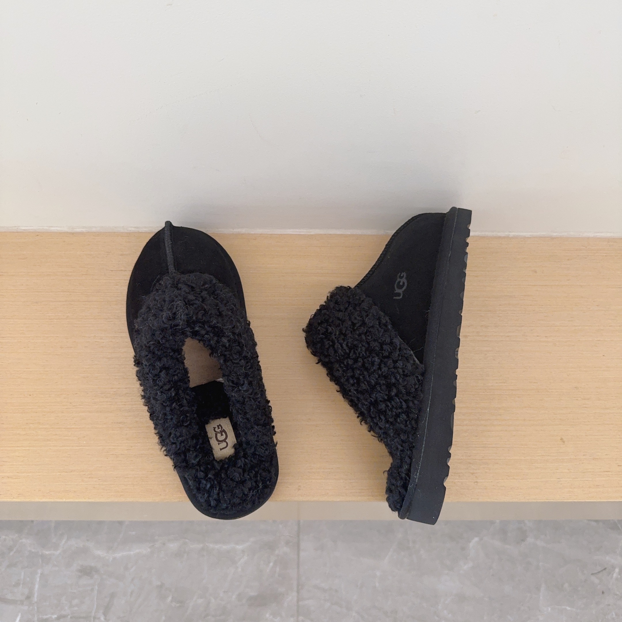 UGG Kids Curly Fleece Star Slippers