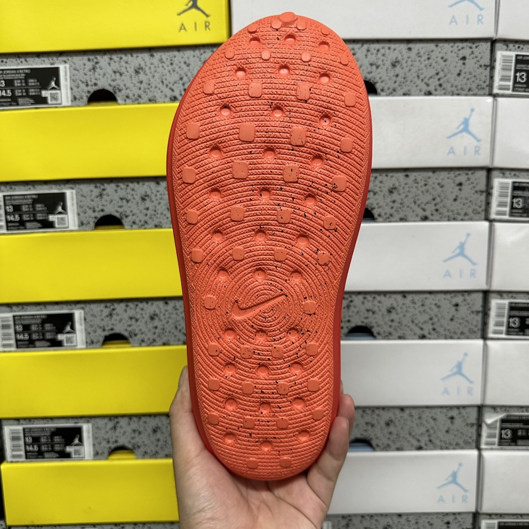 Nike ReactX Rejuven8 Sneakers detail 2