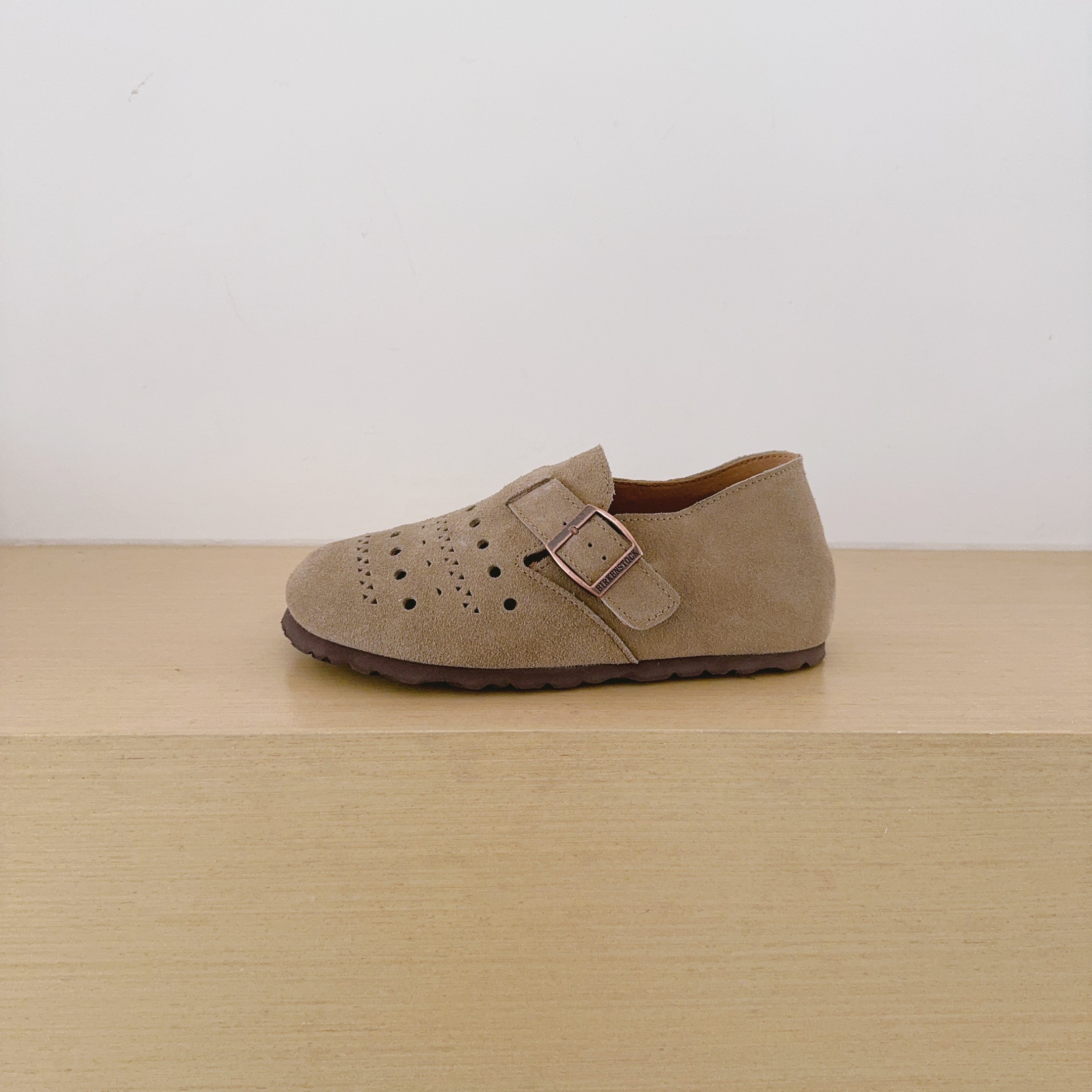 Cutout Birken-Style Back-Covered Shoes