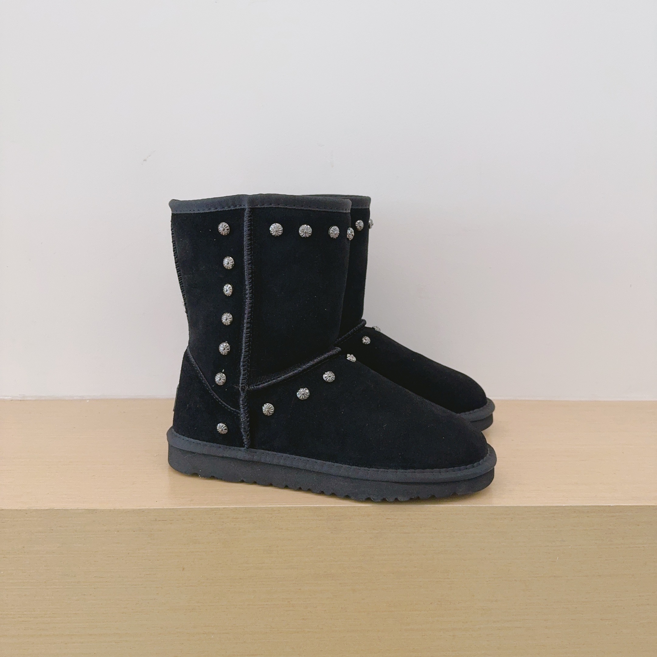 UGG Kids 5825 Mid-Calf Boots Cross Motif