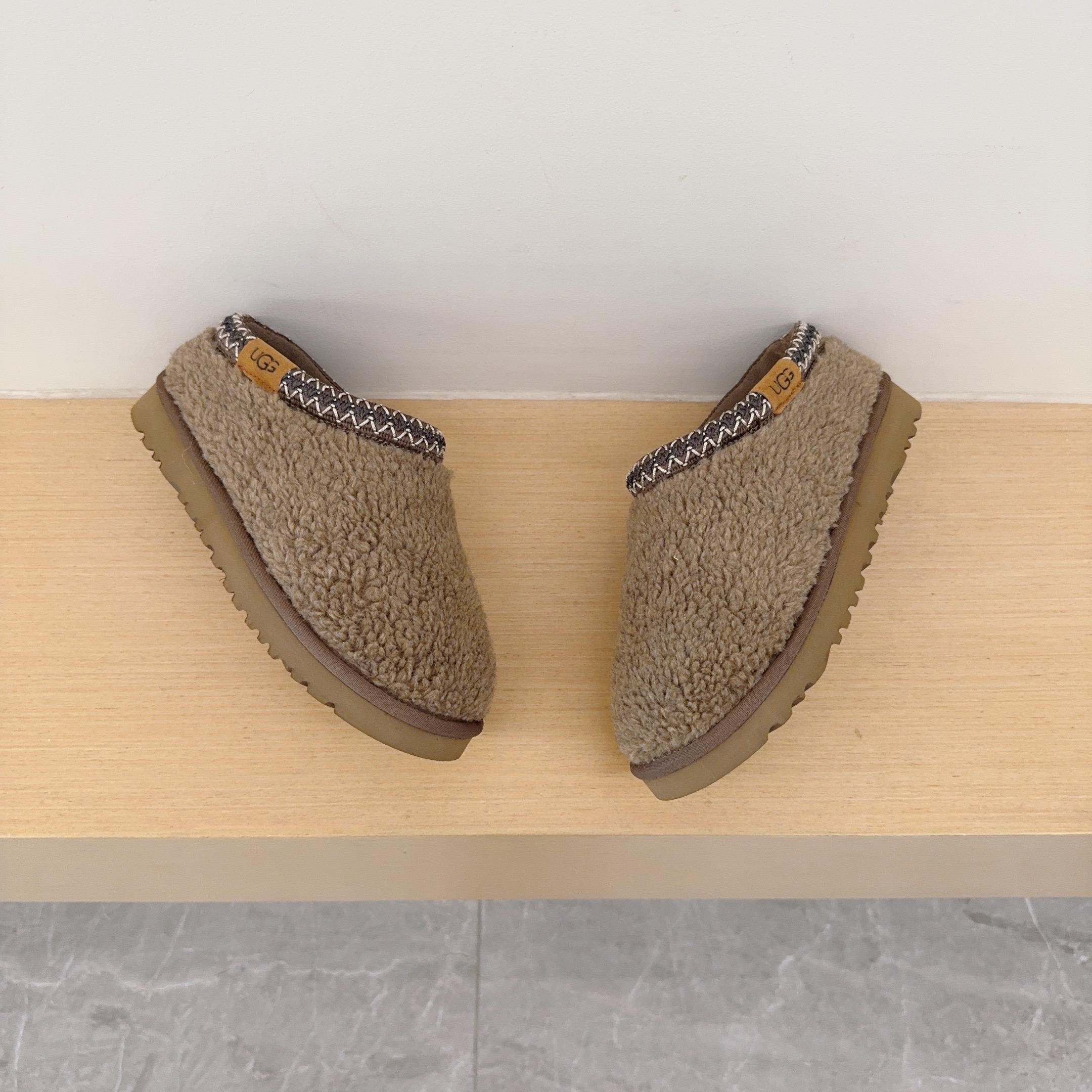 Curly Fleece Loafers