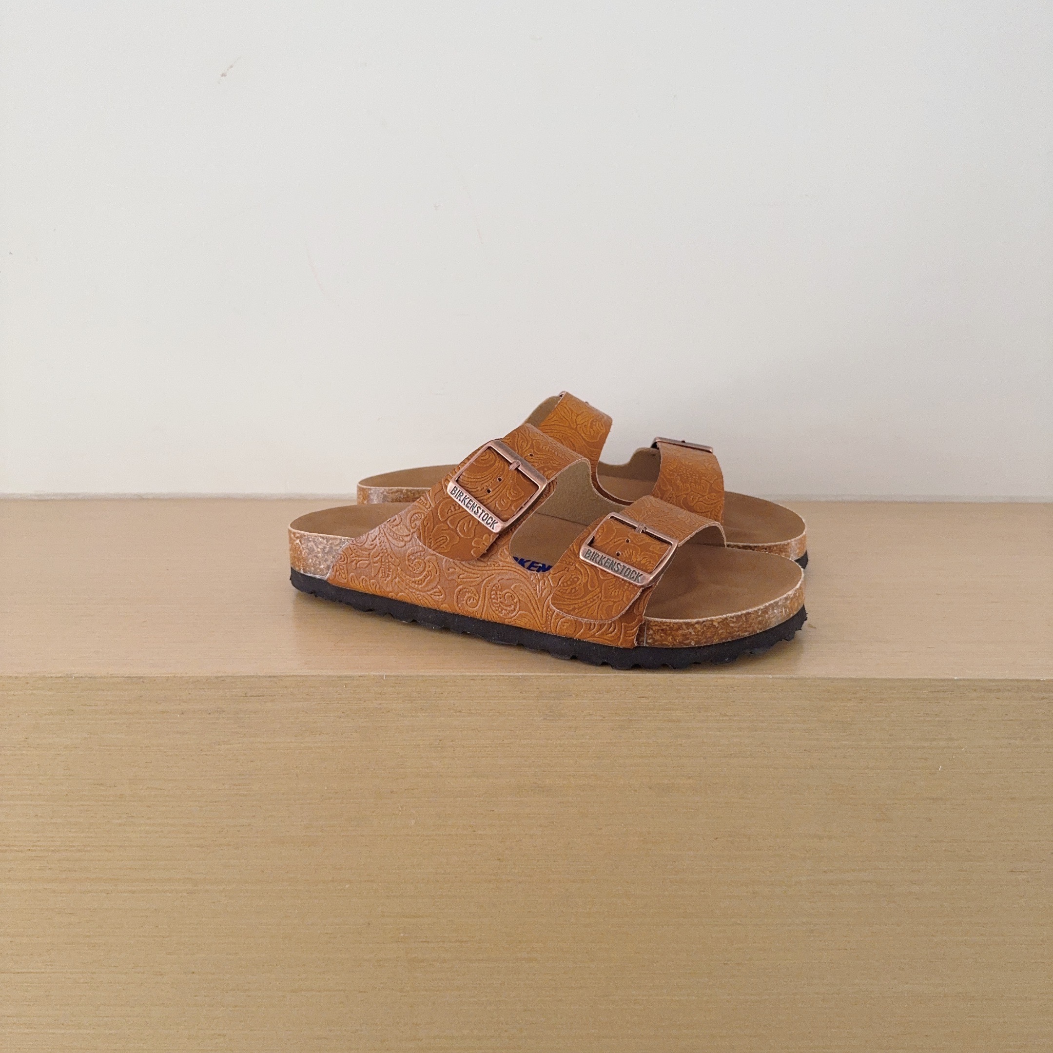 UGG Kids Leather Chevron Series Birken-Style Two-Strap Sandals Adult And Kids