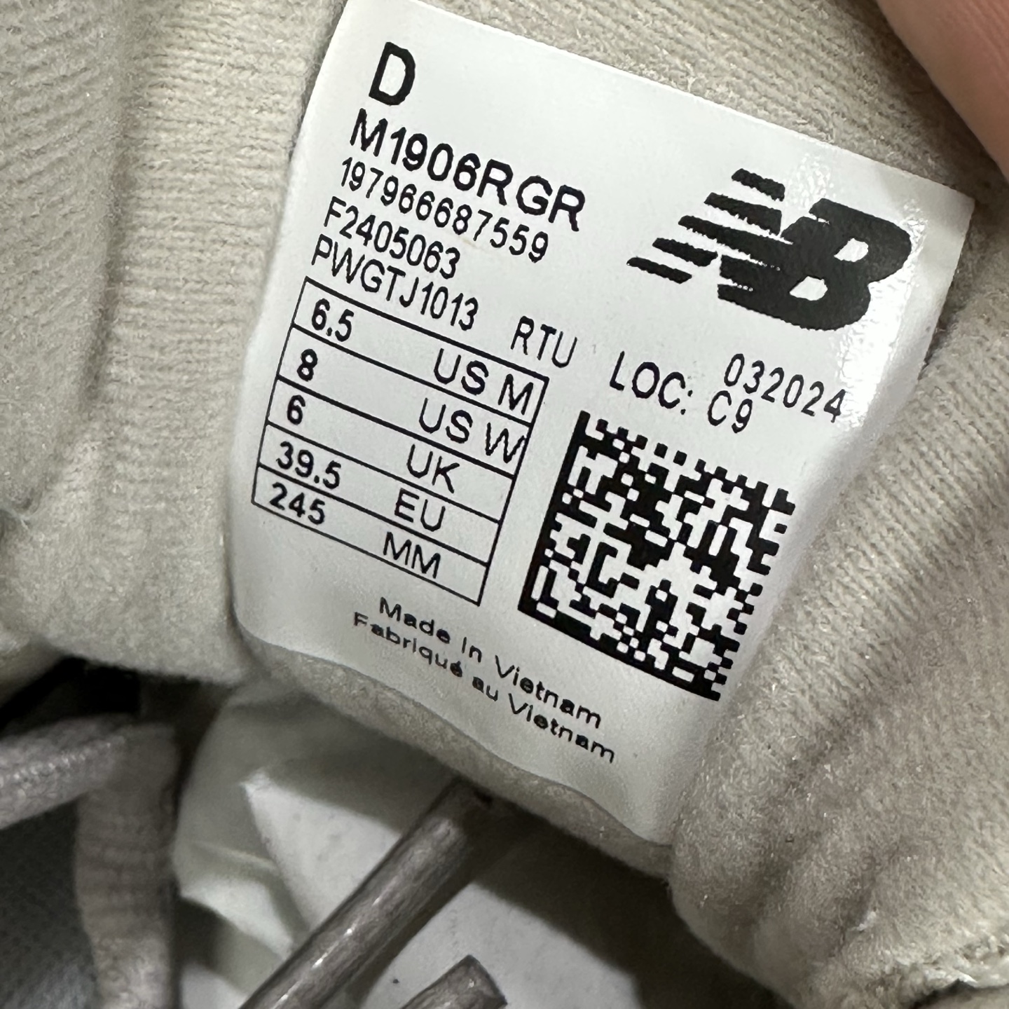 New Balance 1906 Sneakers detail 3
