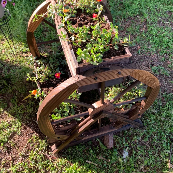 Aldridge Wood Statue Planter