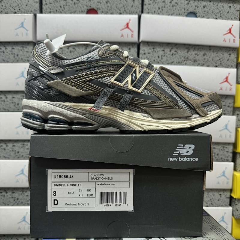 New Balance 1906 Sneakers