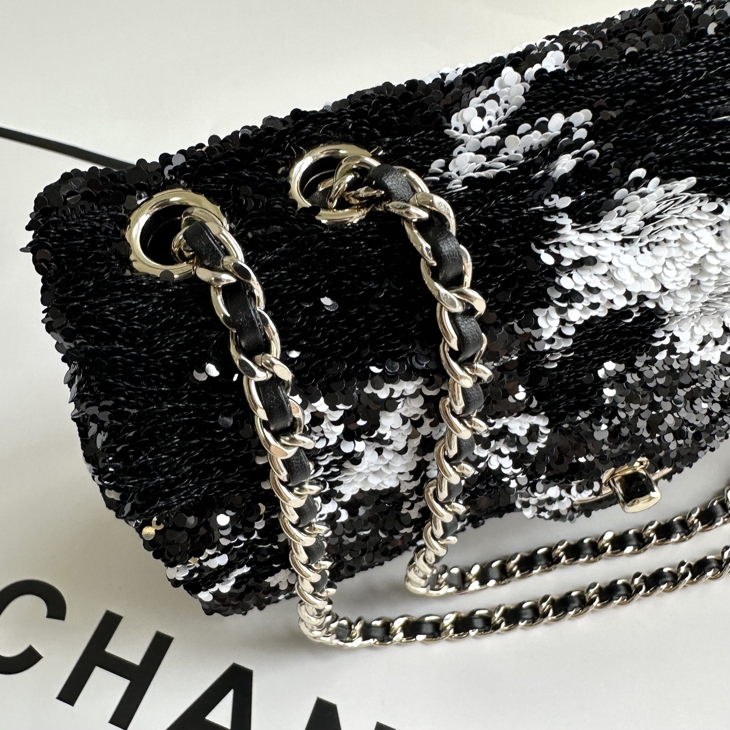 Chanel 26B Small Flap Bag (Fall Winter 2026 Pre-Collection）