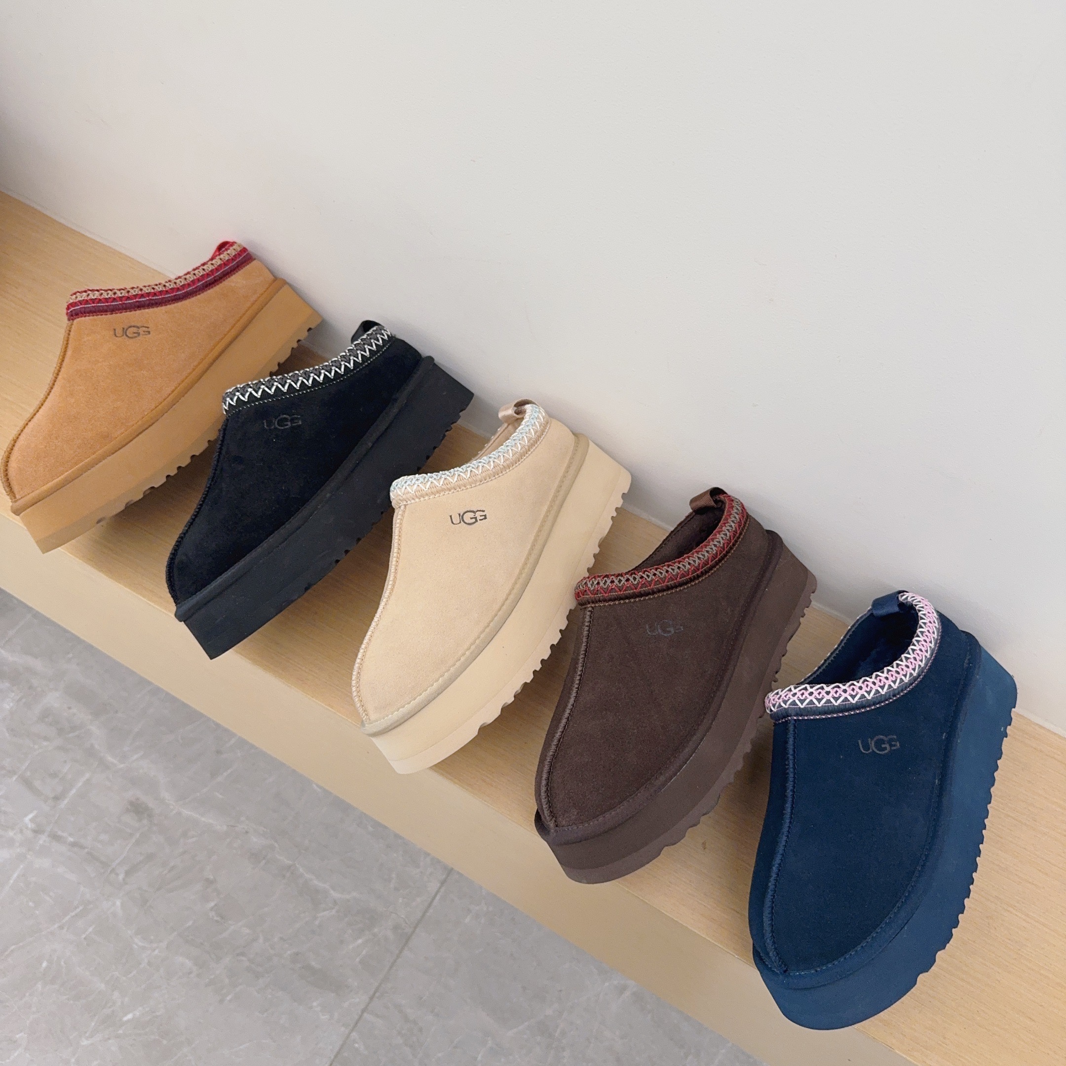 UGG Kids Ethnic-Style Platform Slippers