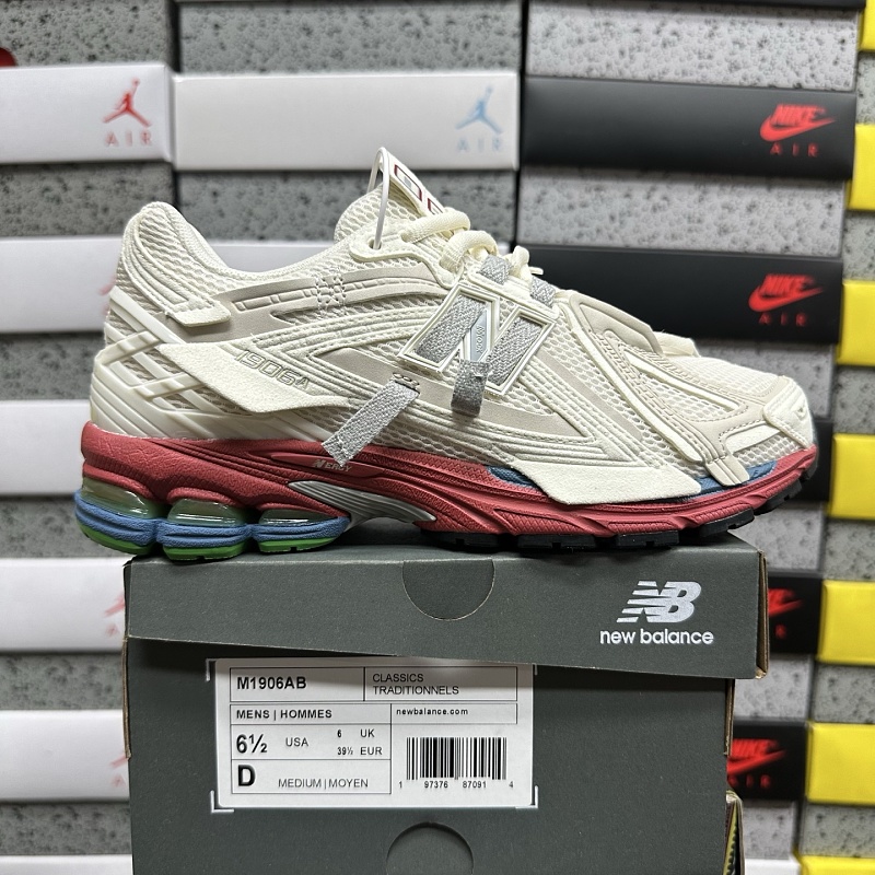 New Balance 1906 Sneakers