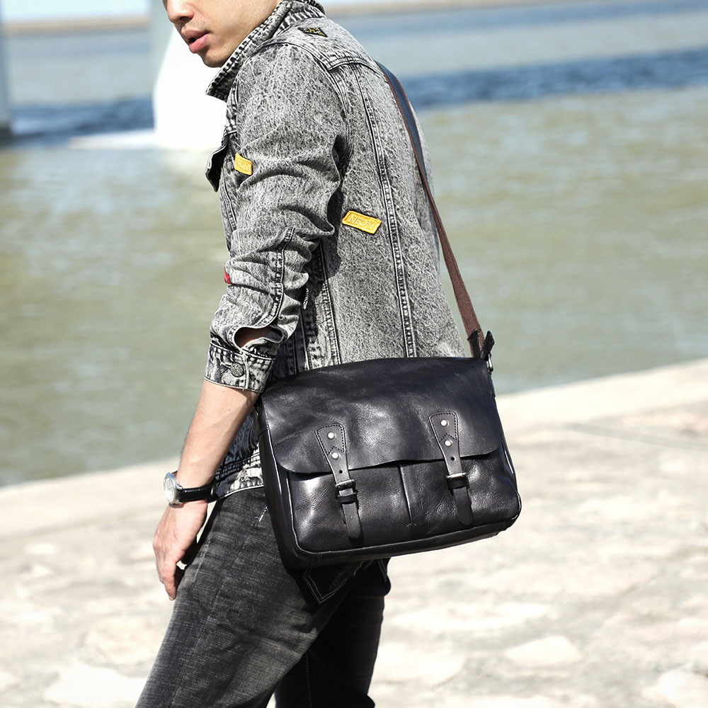 Vintage Full-Grain Leather Messenger Bag - Rugged Sophistication for the Modern Professional