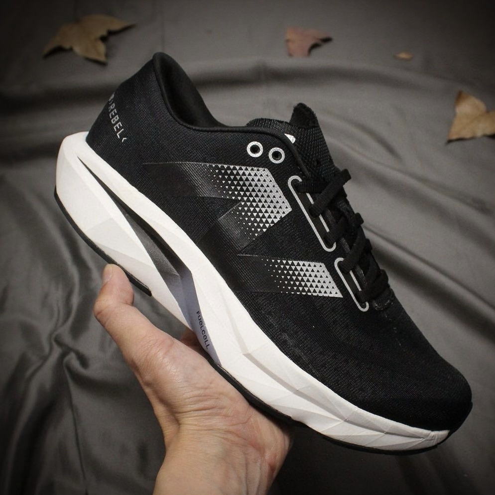 New Balance FuelCell Rebel V4