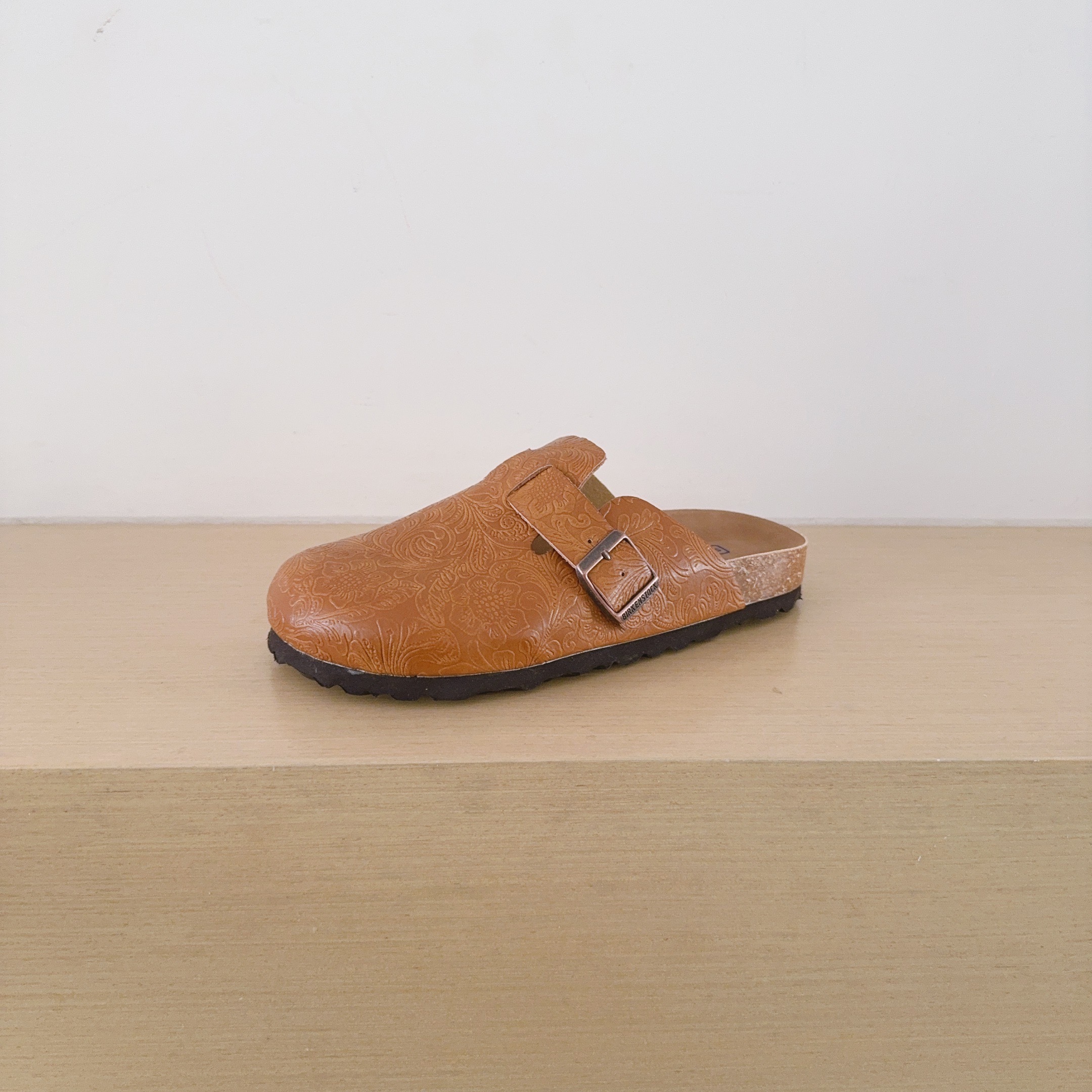 UGG Kids Leather Chevron Series Birken-Style Clogs Adult And Kids