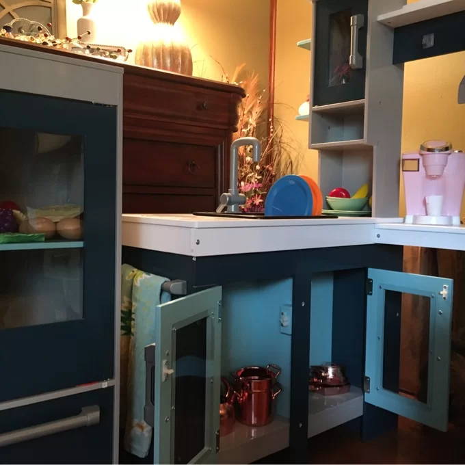 Grand Walk Wood Kitchen Set