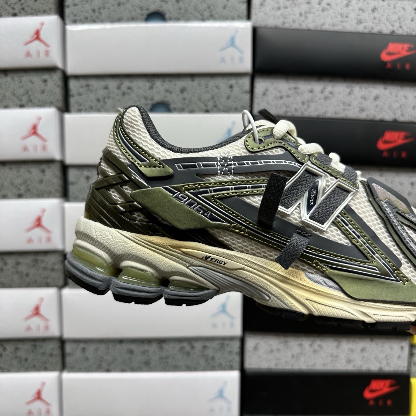 New Balance 1906 Sneakers detail 3