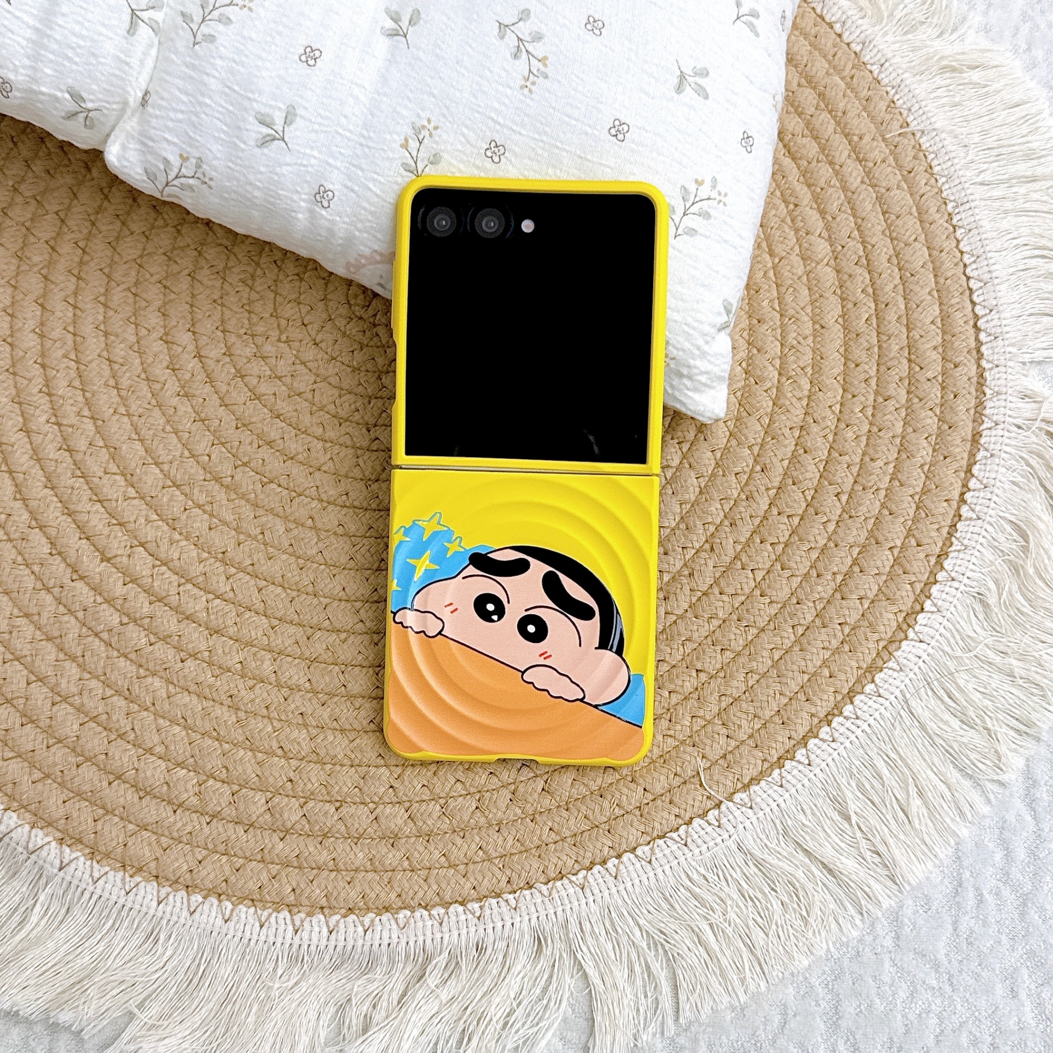 Galaxy Z Flip 4 Protective Case Magnetic - back view