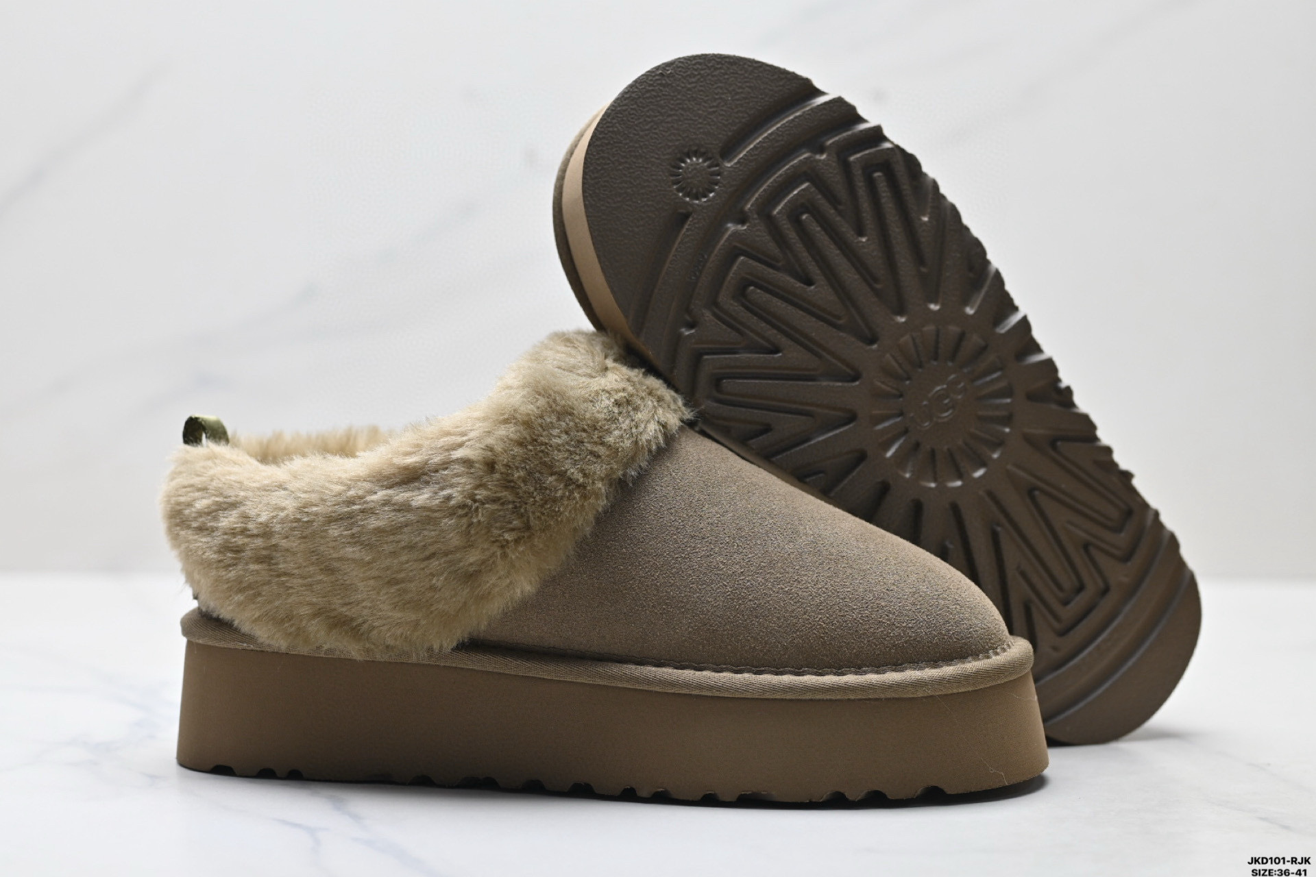 UGG Classic Clear Mini Detail 10