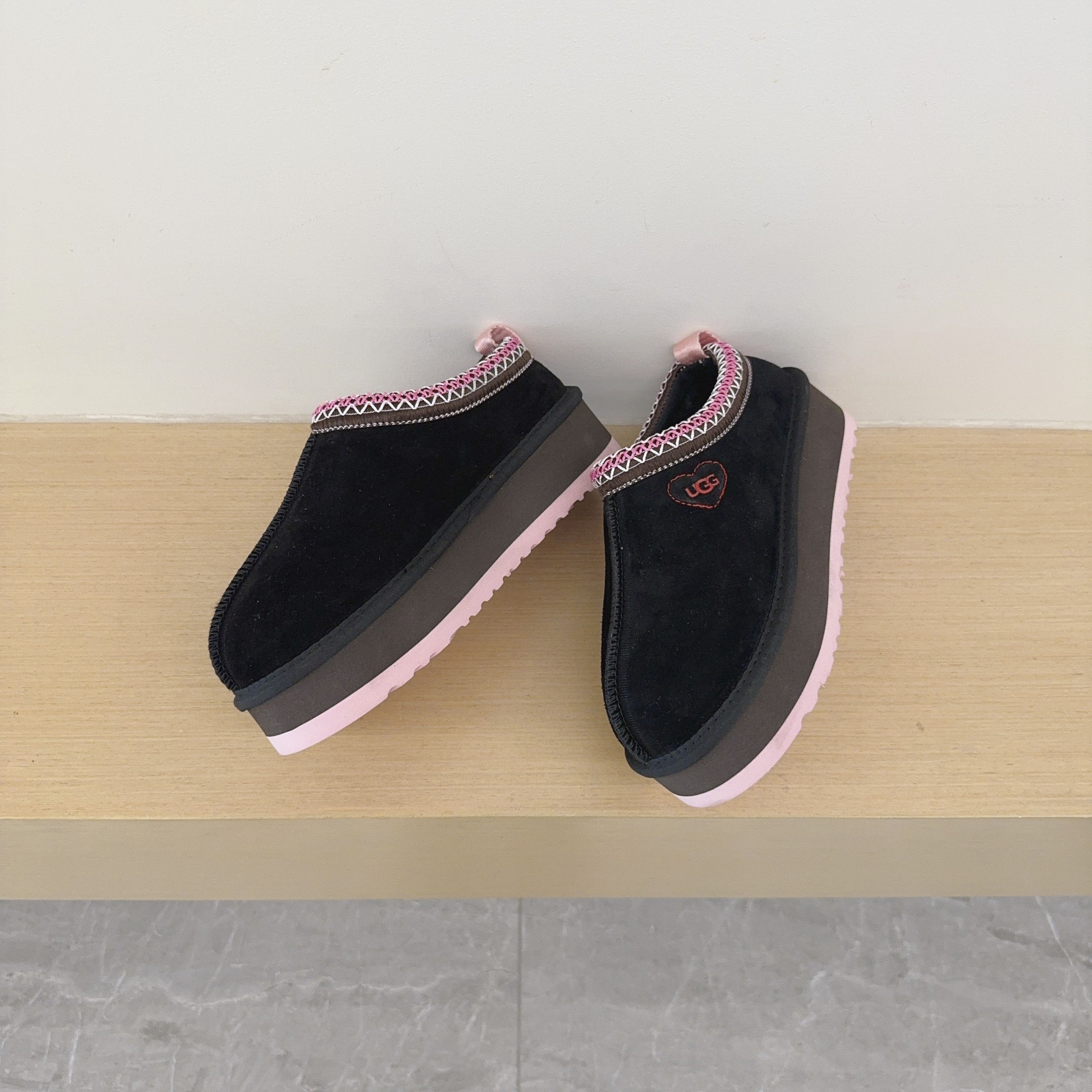 UGG Kids Heart Platform Slippers