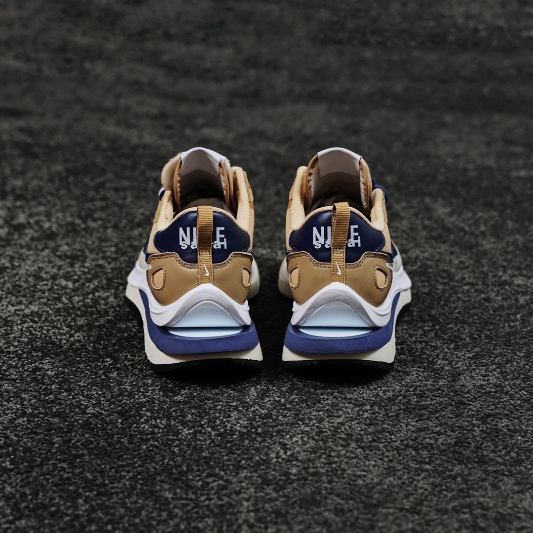 Nike x sacai Sneakers detail 3