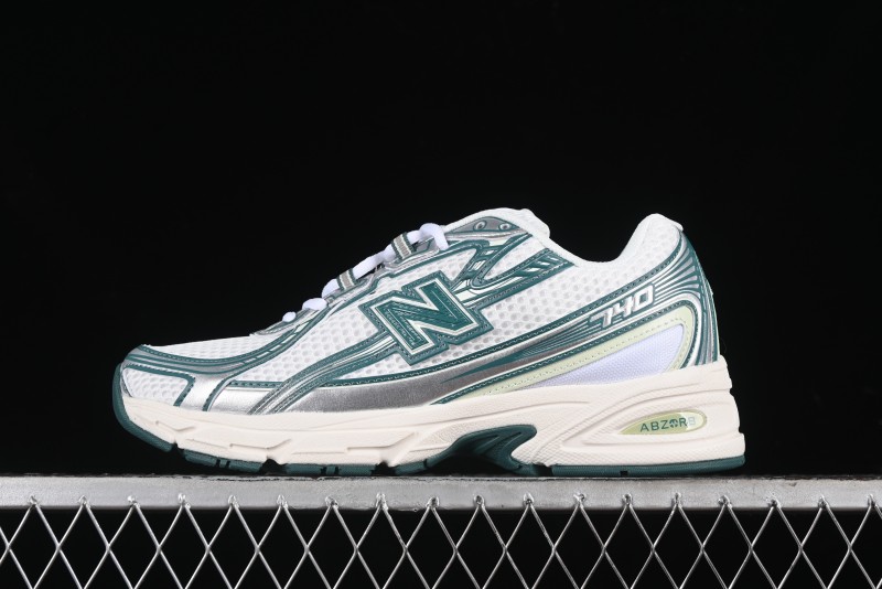 New Balance 740