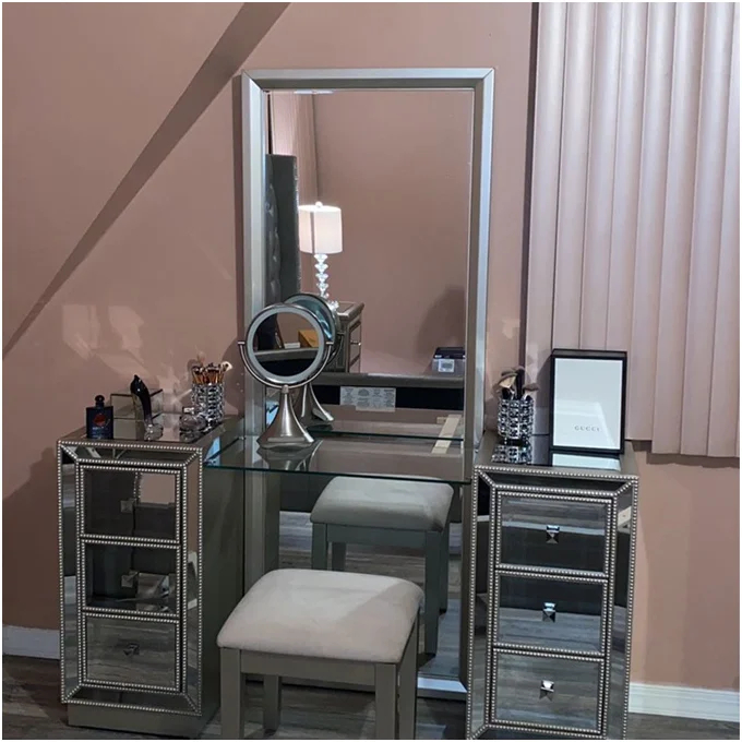 Metal surface makeup cabinet