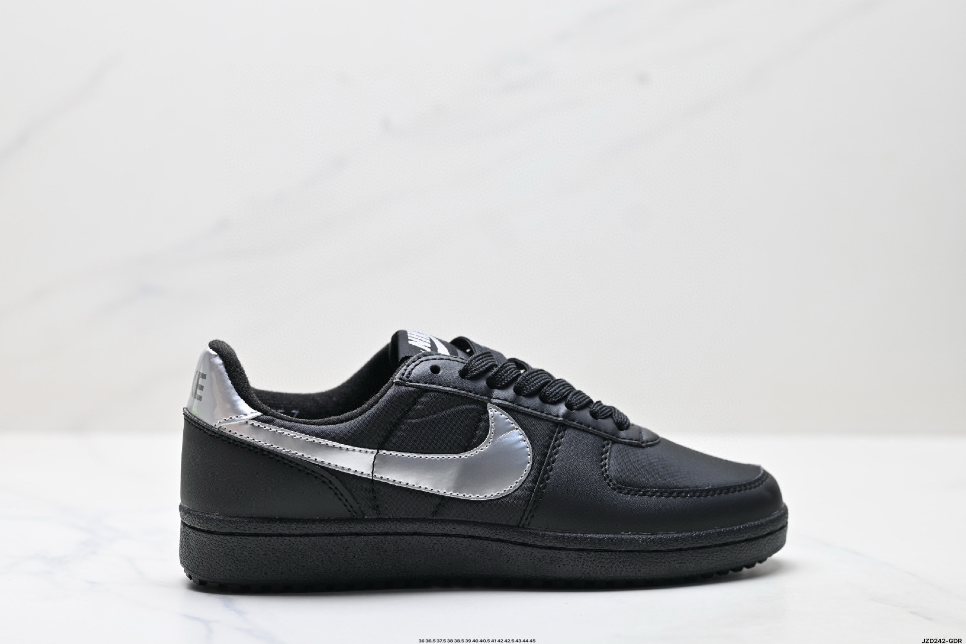 Nike Field General 82
