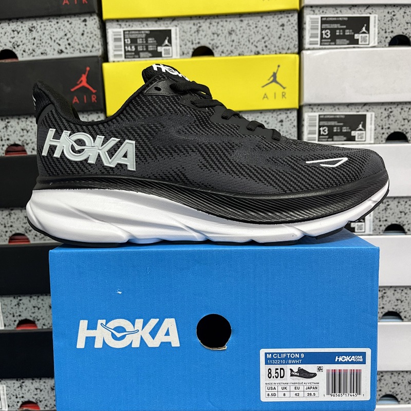 Hoka Clifton 9 Sneakers