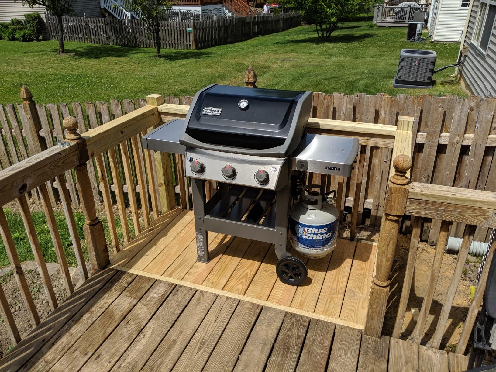 Weber Spirit II E-310 3-Burner Liquid Propane Grill