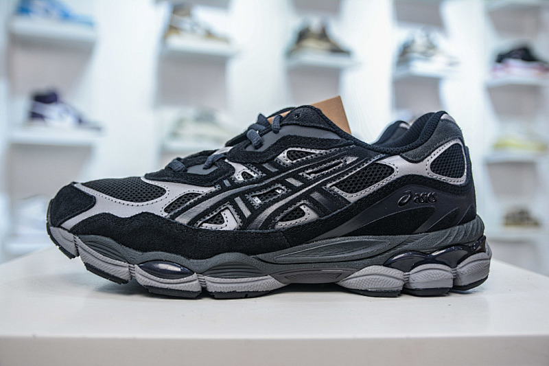 ASICS Running Shoes product