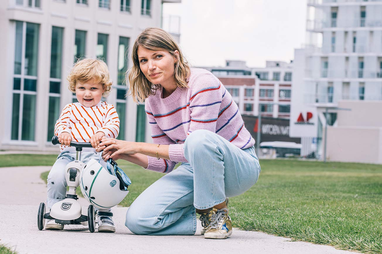 Children Adjustable Seated or Standing 2-in-1 Scooter Including