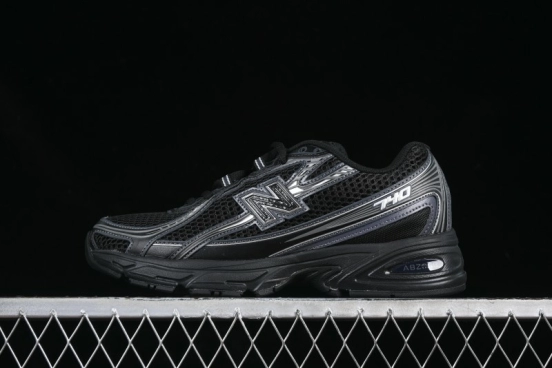 New Balance 740