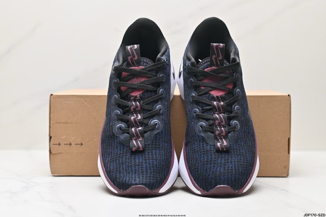 Nike MOTIVA