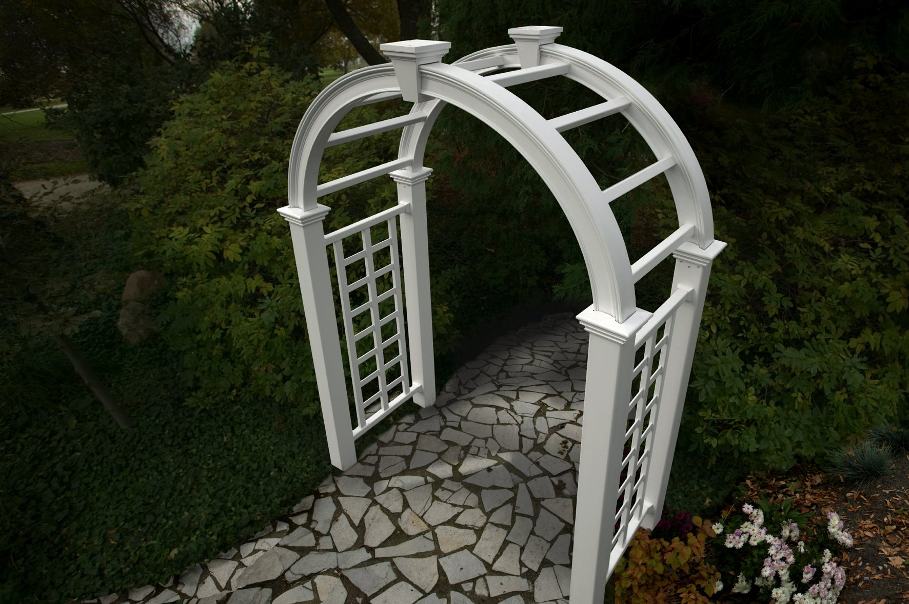 Nantucket Deluxe 60W x 94H Vinyl Arbor