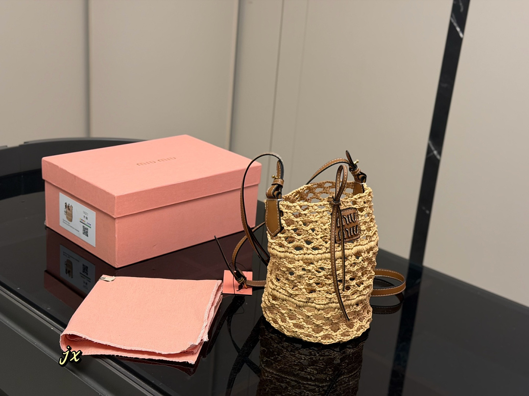 Miu bucket bag