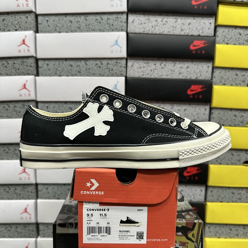 Converse Black Flower Low Top