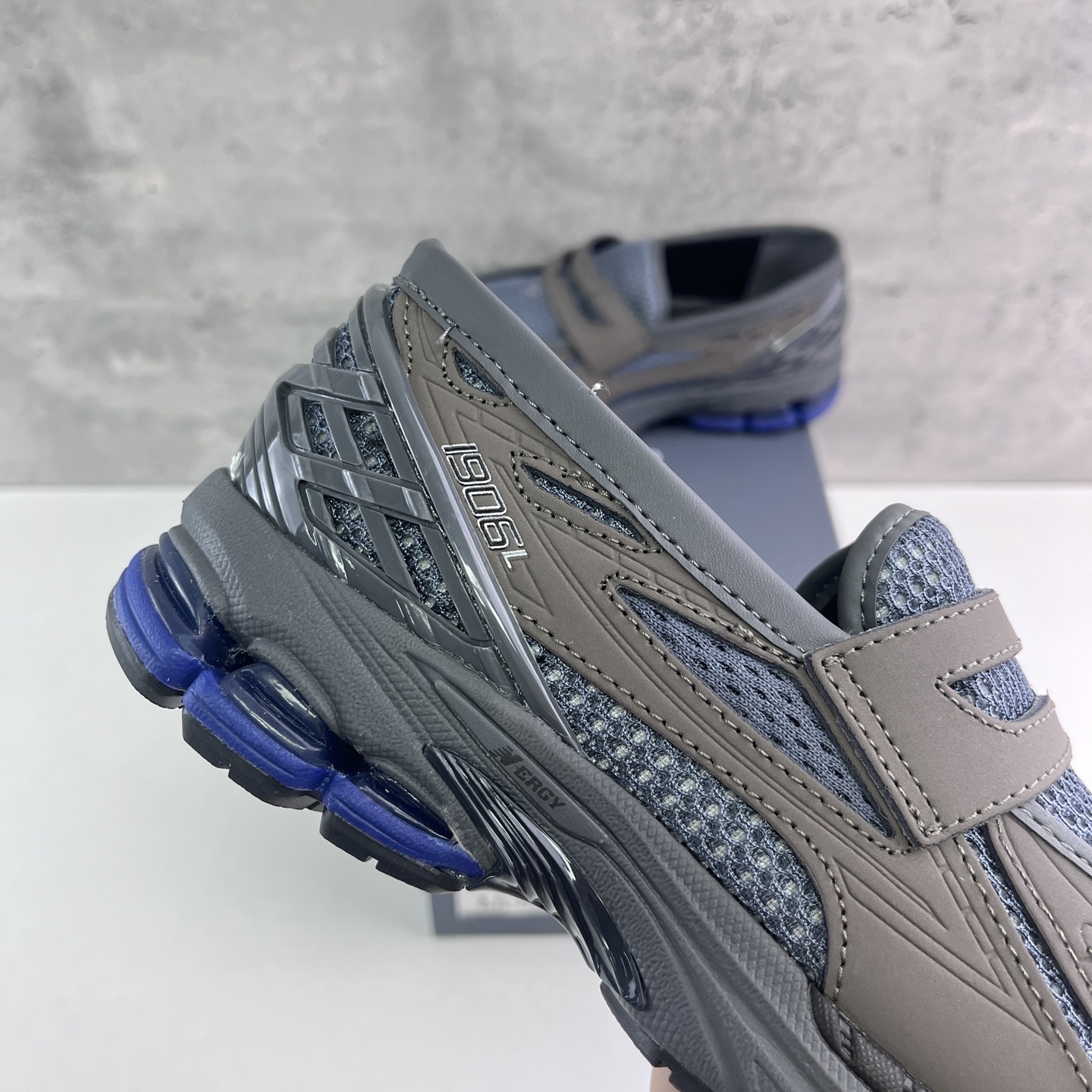 New Balance 1906 Sneakers detail 2