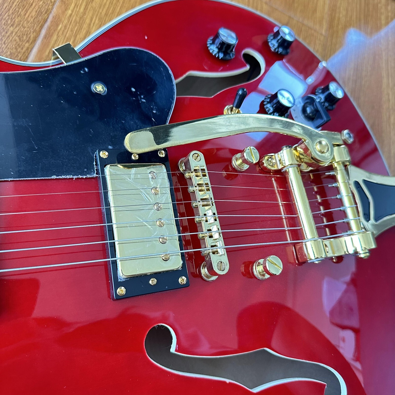 Factory Top Red Electric Guitar Gold Hardware, Black Fingerboard 2H Pickups