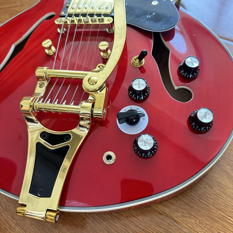Factory Top Red Electric Guitar Gold Hardware, Black Fingerboard 2H Pickups