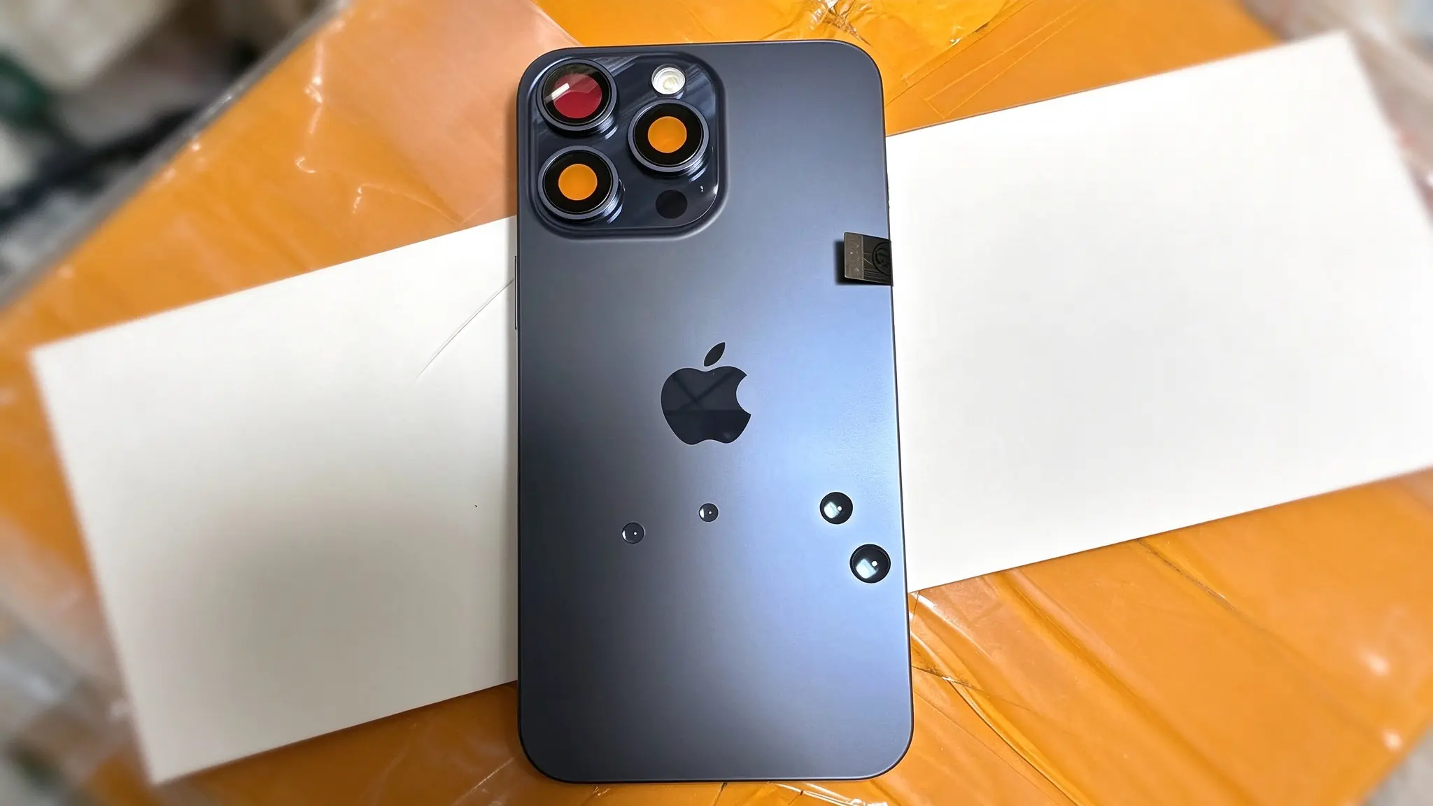 Water drop test on iPhone glass back cover AF coating wholesale