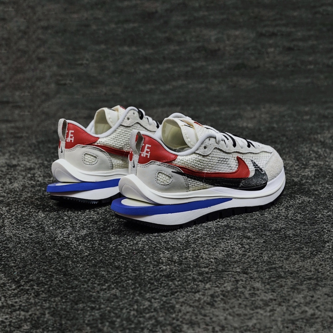 Nike x sacai Sneakers detail 3