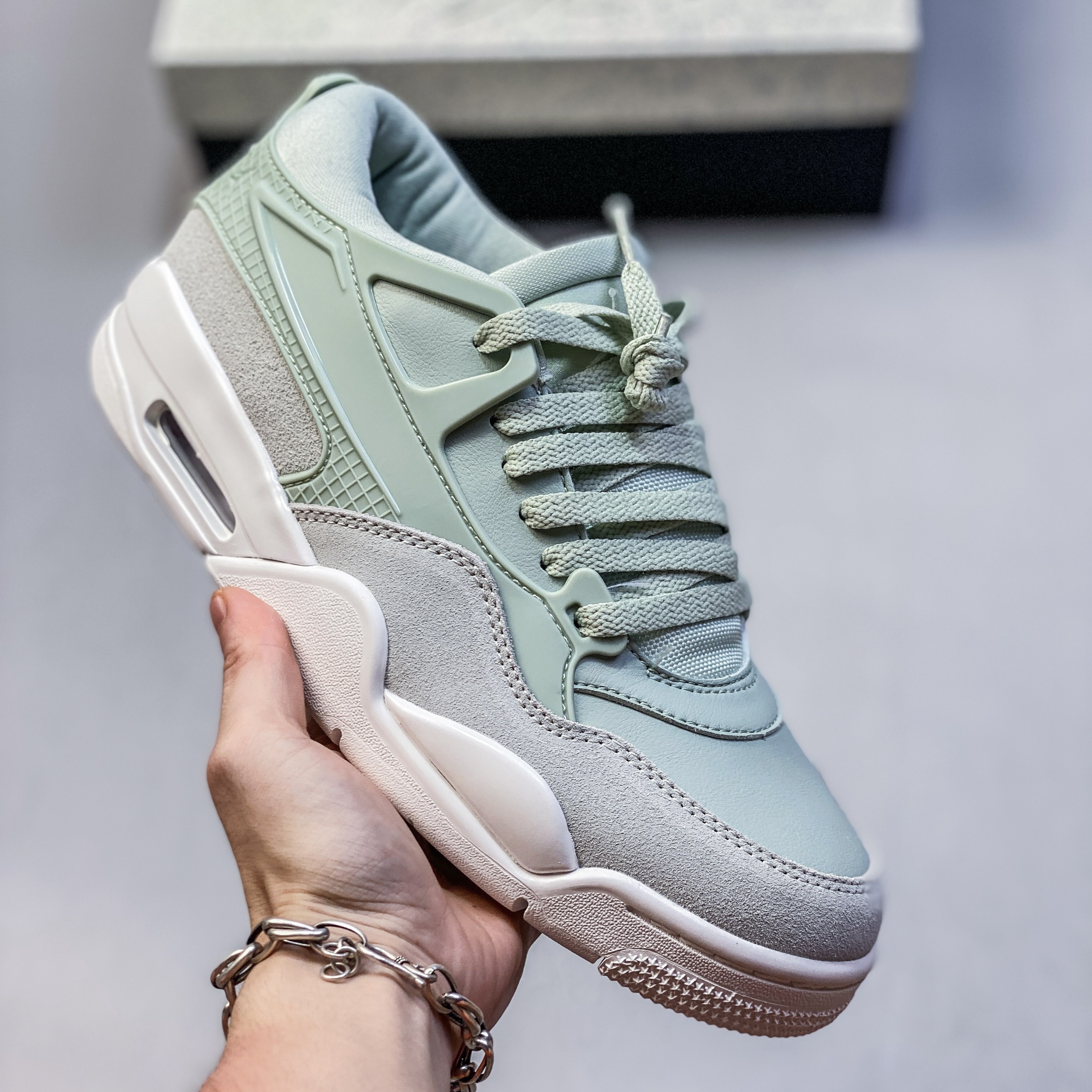 Air Jordan 4 RM 2