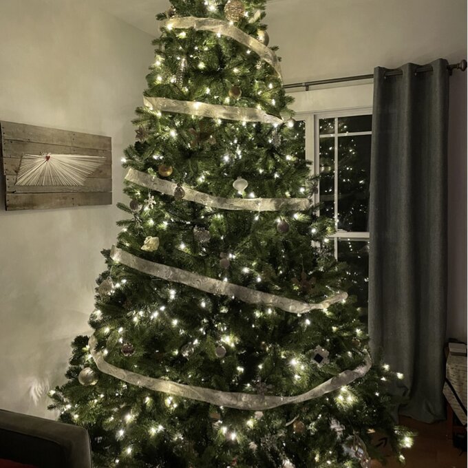Omusa Lighted Artificial Fir Christmas Tree