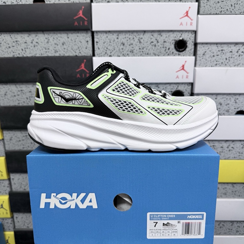 Hoka Clifton 9 Sneakers